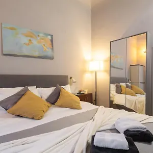  Apartment Tornabuoni - In Old Town Center